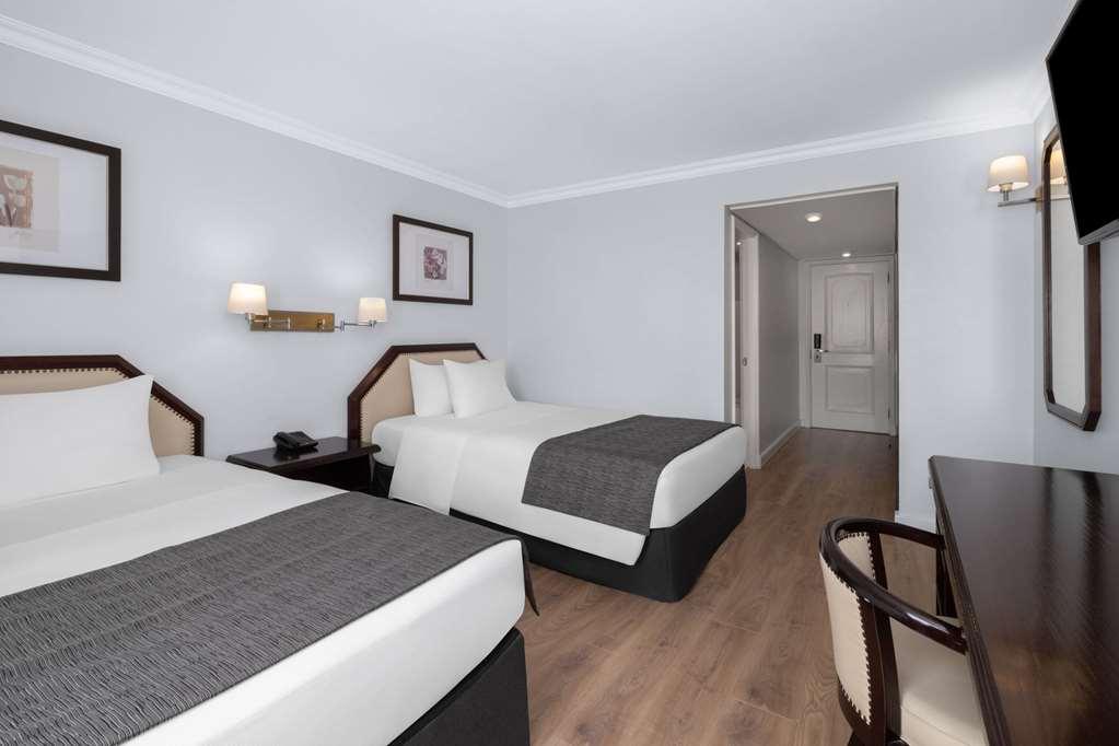 Hotel Wyndham Garden Santiago de Chile Zimmer foto