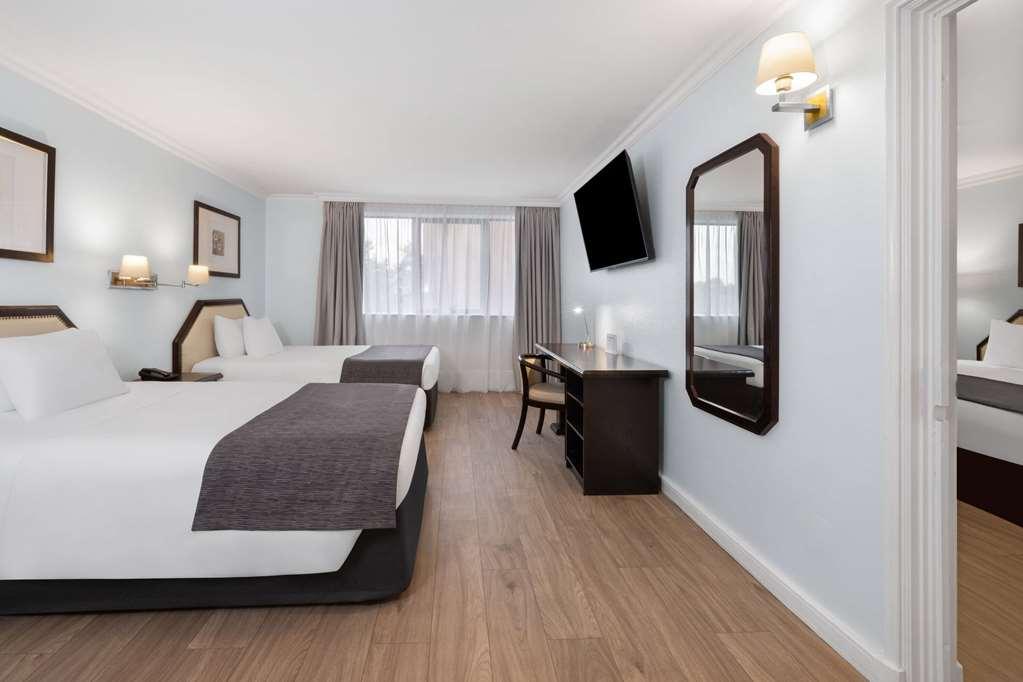 Hotel Wyndham Garden Santiago de Chile Zimmer foto